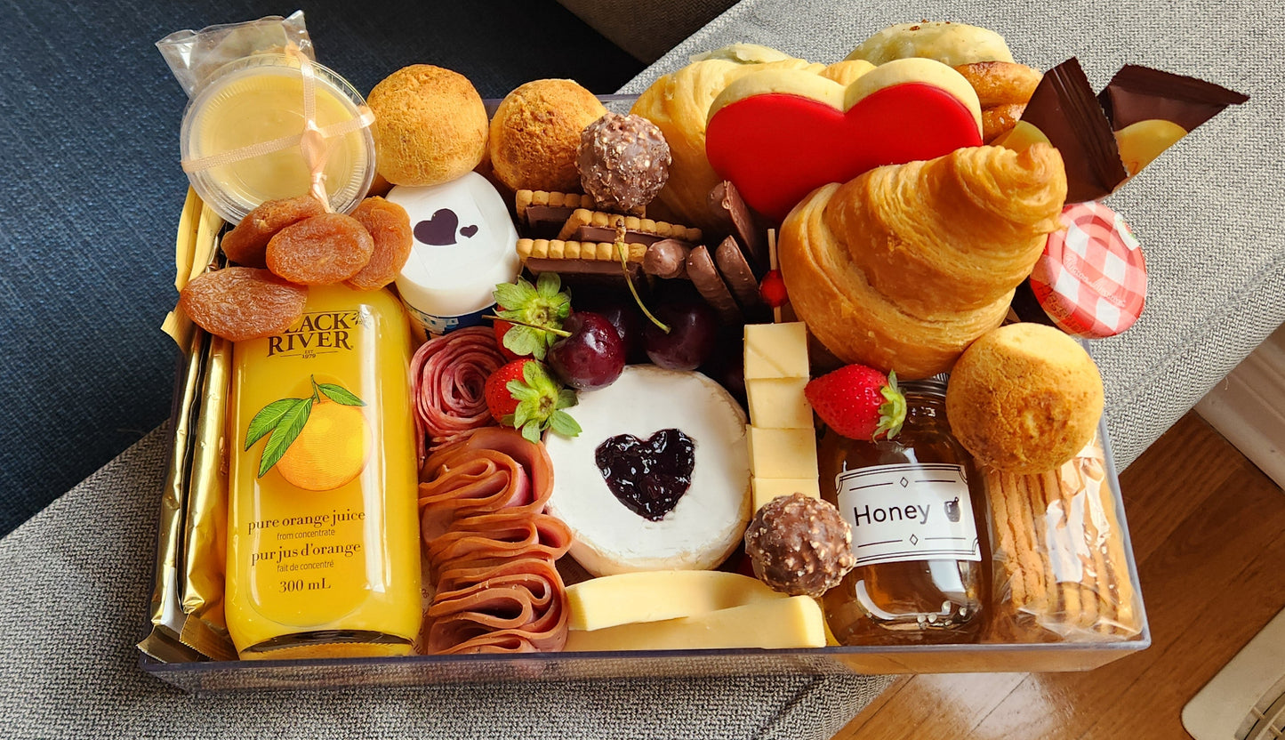 Valentine's Day Breakfast Basket M