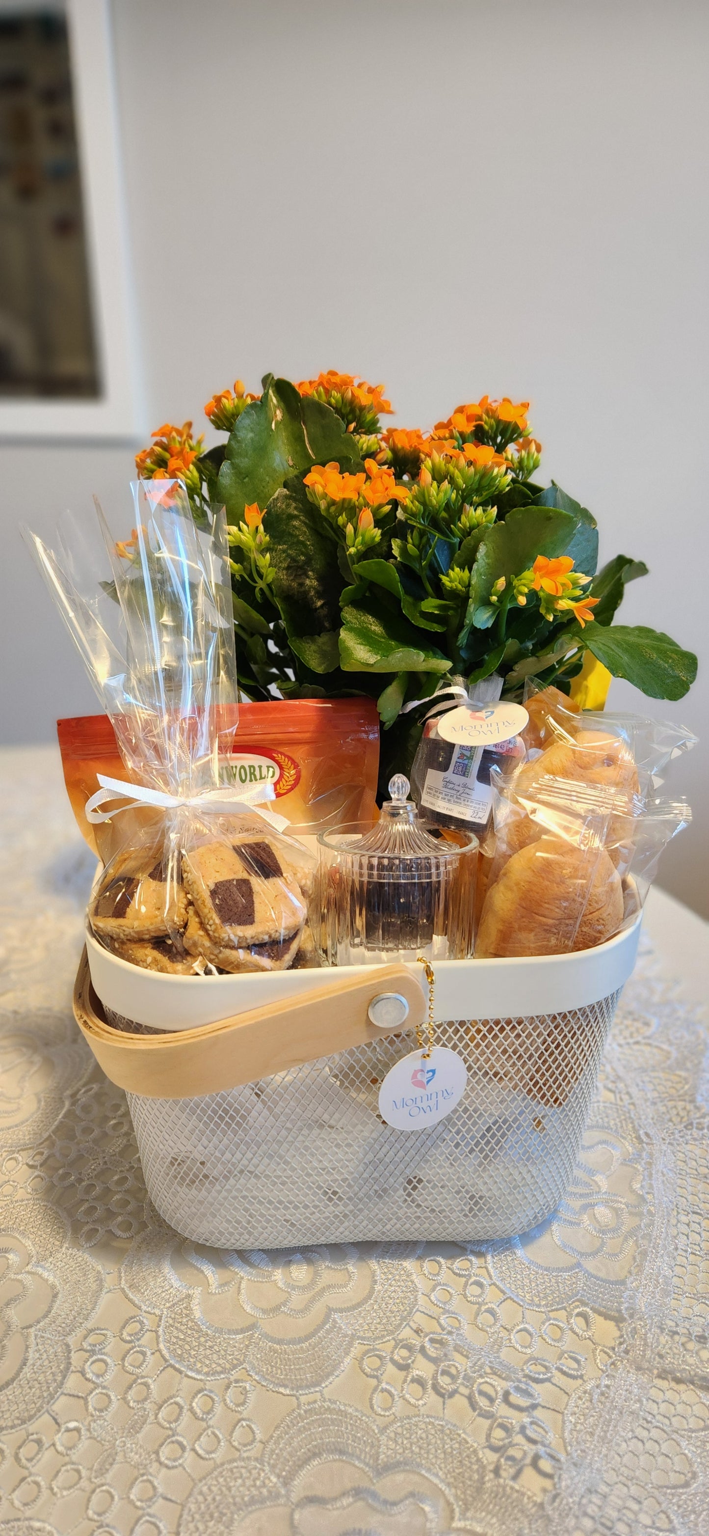 Blooming Elegance - Gift Basket every occasion